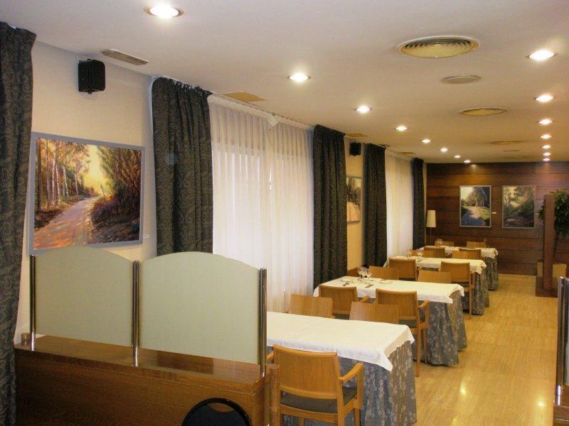 Up Rooms Vic Hotel Esterno foto